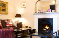 Hotel Urlaub - gemütliche Lounge mit Kamin im Dartmoor Hotel, Devon