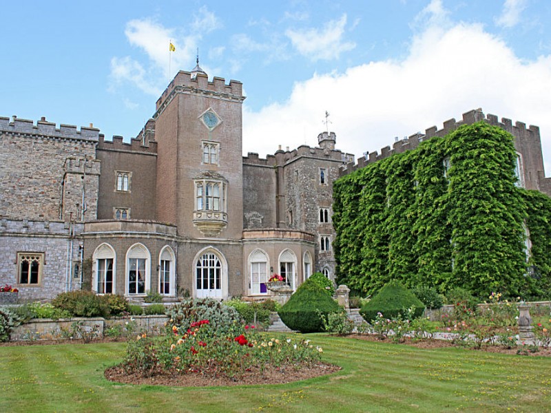 Powderham Castle - Sitz des Earl of Devon - historische Reise