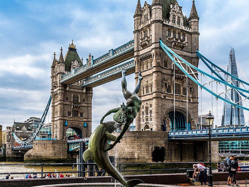 Tower Bridge London und Delfinbrunnen - Instagram Foto Spot