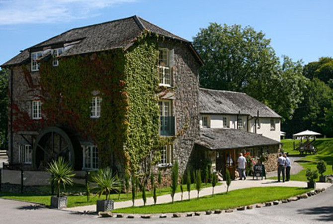 Historischer Mühlen Pub am Rande des Dartmoors