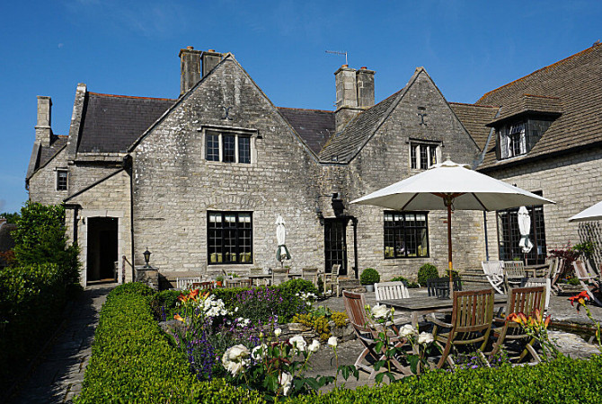 Landhotel Corfe Castle mit Terrasse