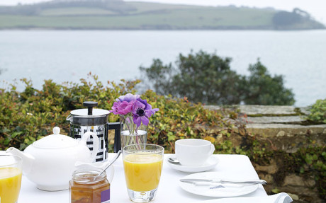 Frühstück auf der Terrasse, Hotel in St. Mawes, Cornwall