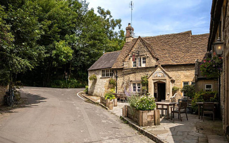 White Hart Pub in den Cotswolds