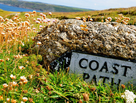 Wandern auf dem Coast path im Cornwall Urlaub