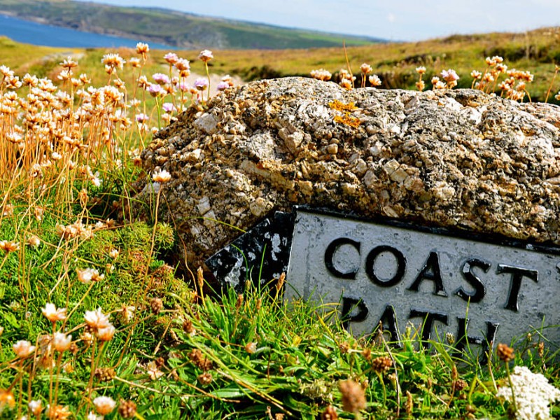 Wandern auf dem Coast path im Cornwall Urlaub