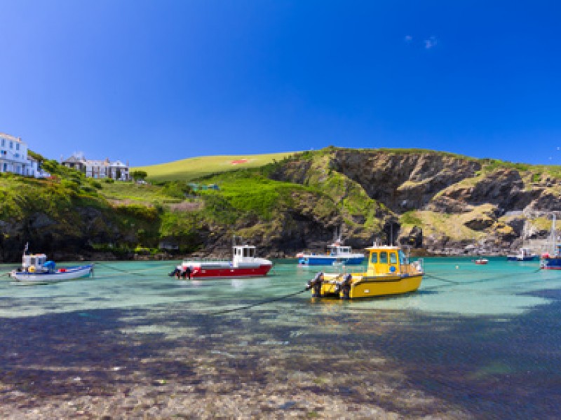 Malerische Fischerboote in Port Isaac